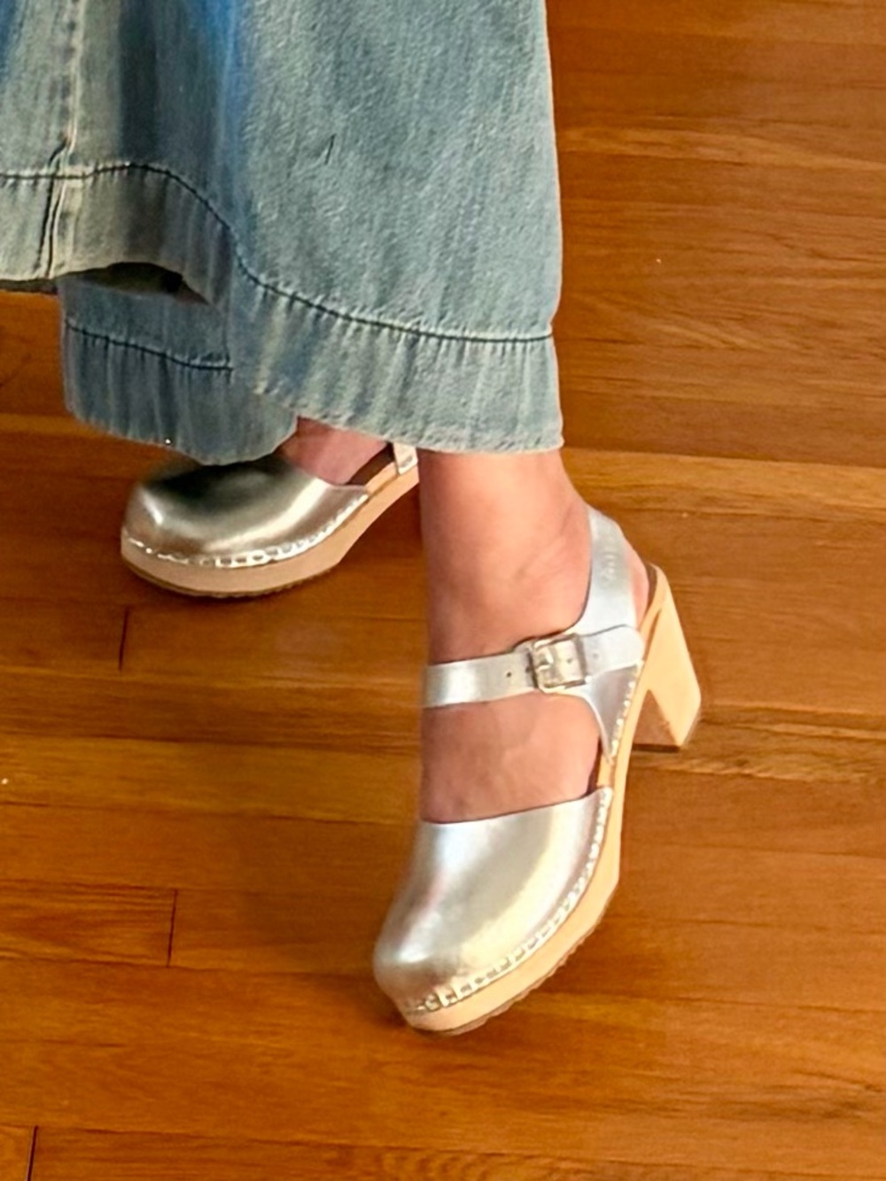 Lotta from Stockholm NWOT silver metallic Swedish clog sandals with strap 38
